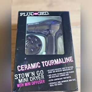 PLUGGED IN MINI CEREMIC MINI HAIR DRYER WITH DIFFUSER